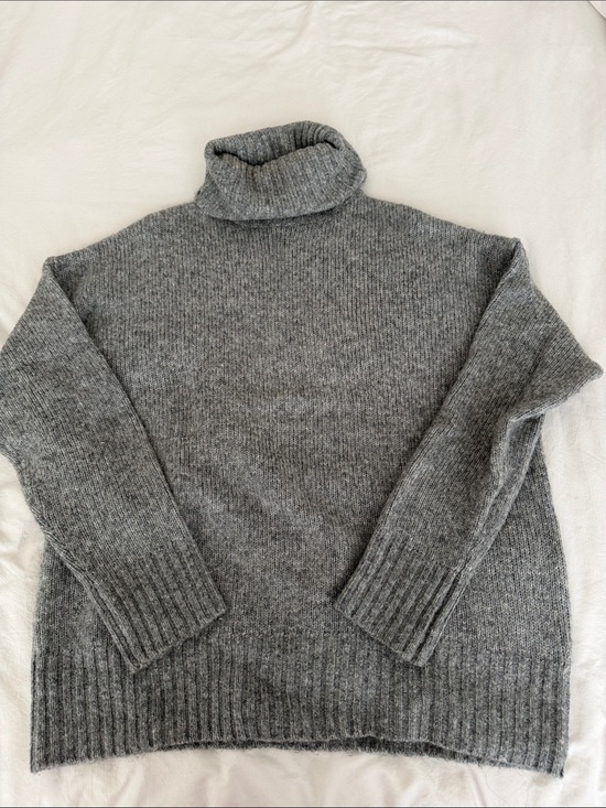 H&M Sweaters - H&M Grey Ribbed Turtleneck Sweater